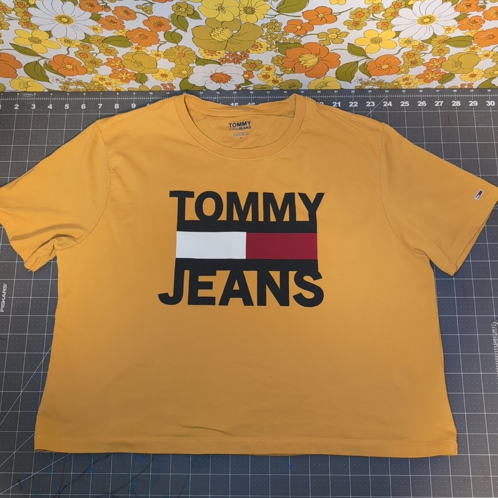 Tommy Hilfiger Logo Women's Crop Top Shirt Yellow
